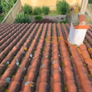 Nettoyage de toiture traitement hydrofuge traitement anti mousse WB toit concept