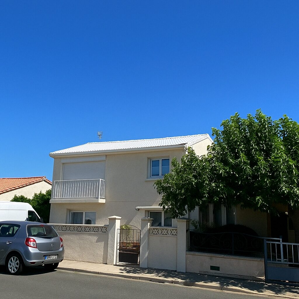 Toiture traitée en cool roof blanc réfléchissant par WB Toit Concept — Perpignan (66), chantier 7